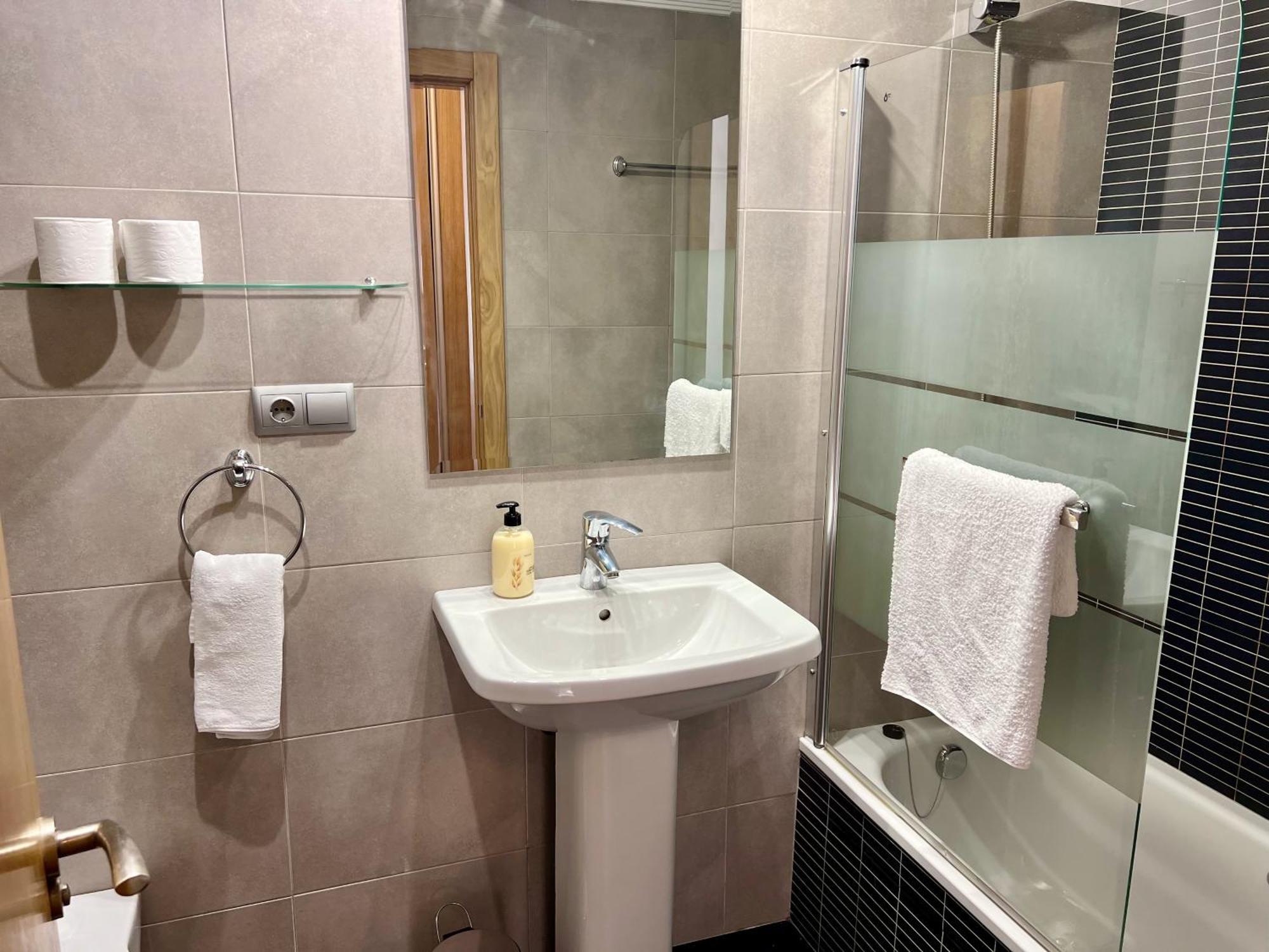 Apartamento Europa Jardin Oviedo Eksteriør bilde